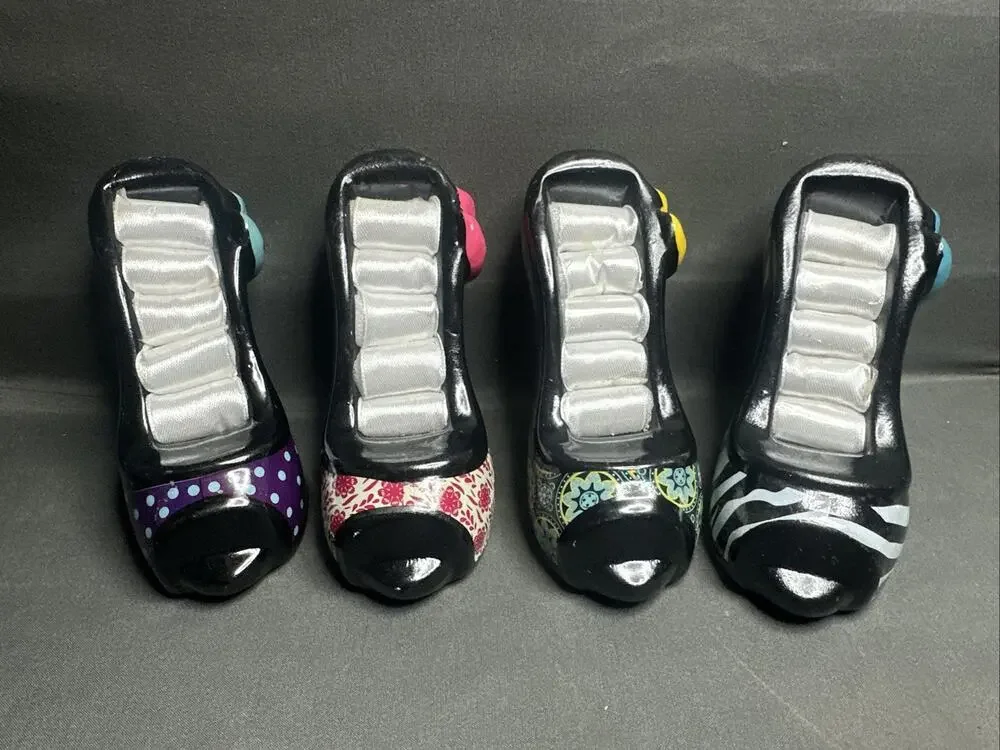 4 Mini High Heel Shoes Jewelry Ring Holder Display